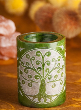 Aromalampe aus handgeschnitztem Spekstein, grün, mit Symbol Yggdrasil = Kraftbaum